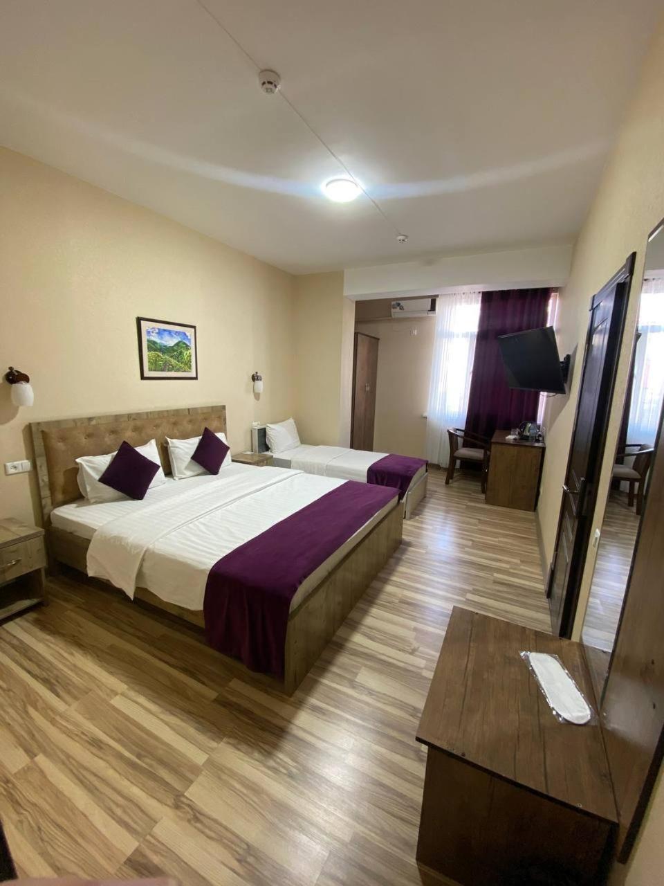Tourist Inn Hotel Tashkent Ngoại thất bức ảnh