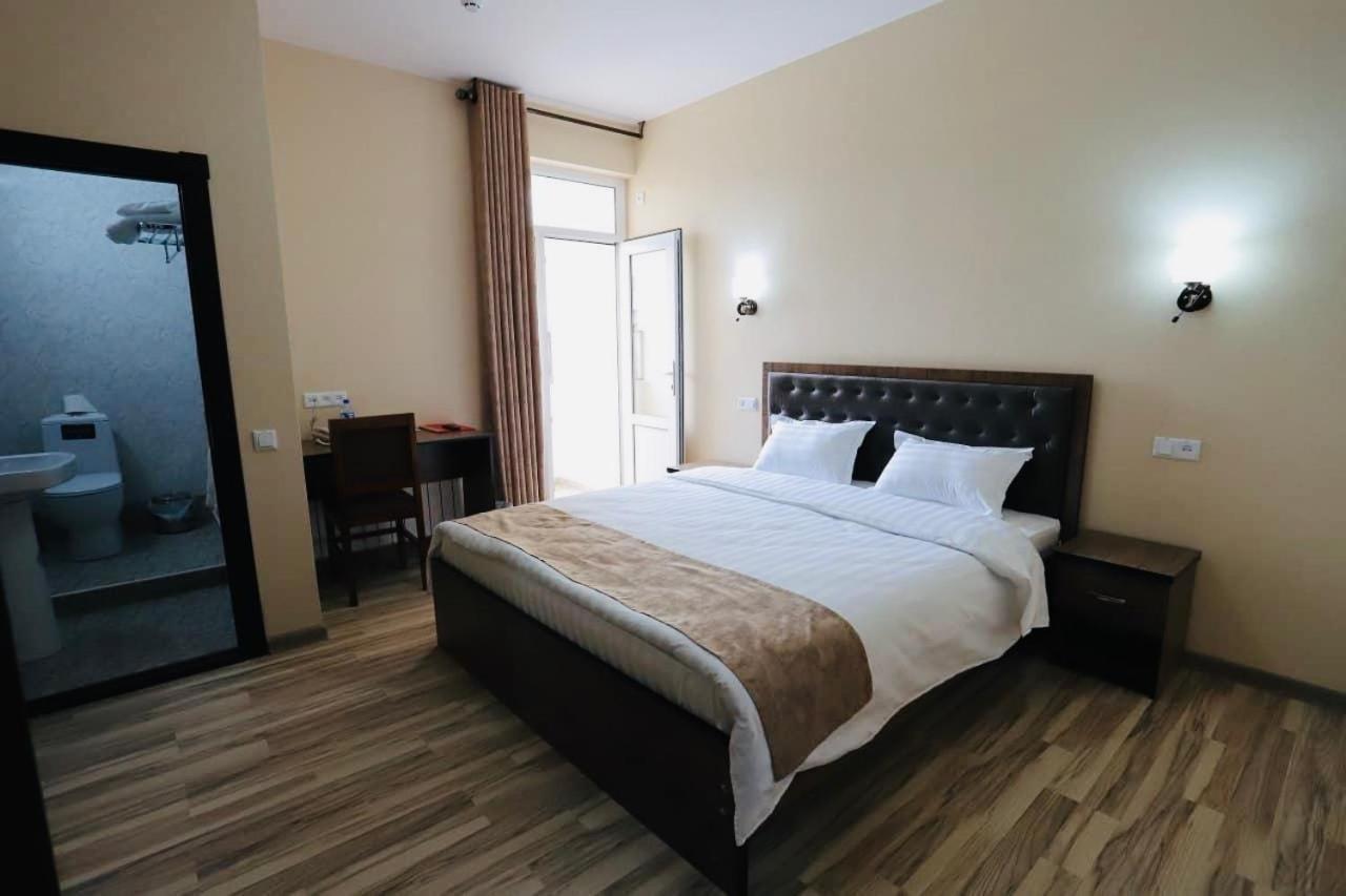 Tourist Inn Hotel Tashkent Ngoại thất bức ảnh