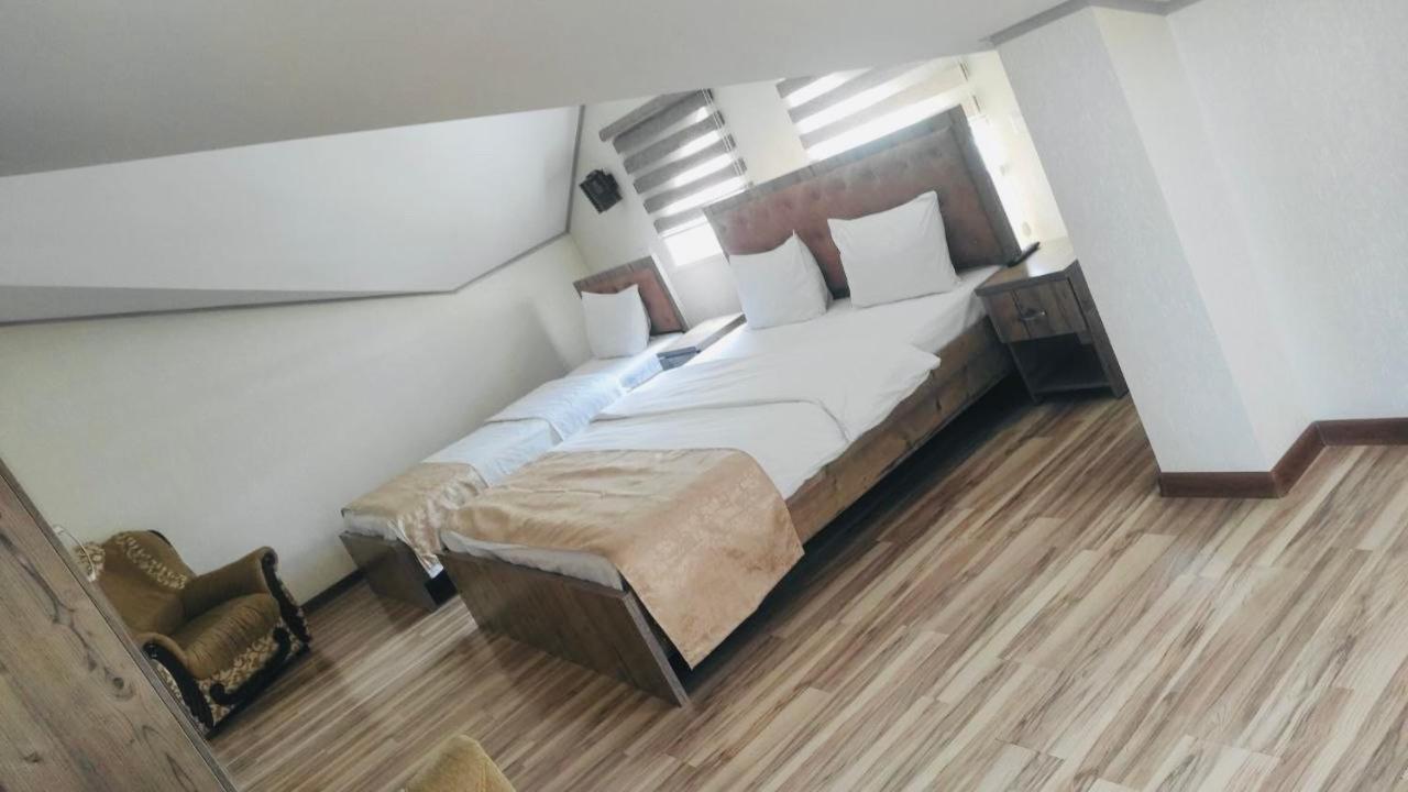 Tourist Inn Hotel Tashkent Ngoại thất bức ảnh