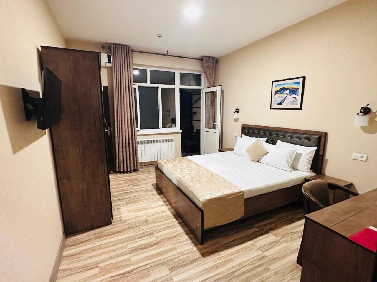 Tourist Inn Hotel Tashkent Ngoại thất bức ảnh